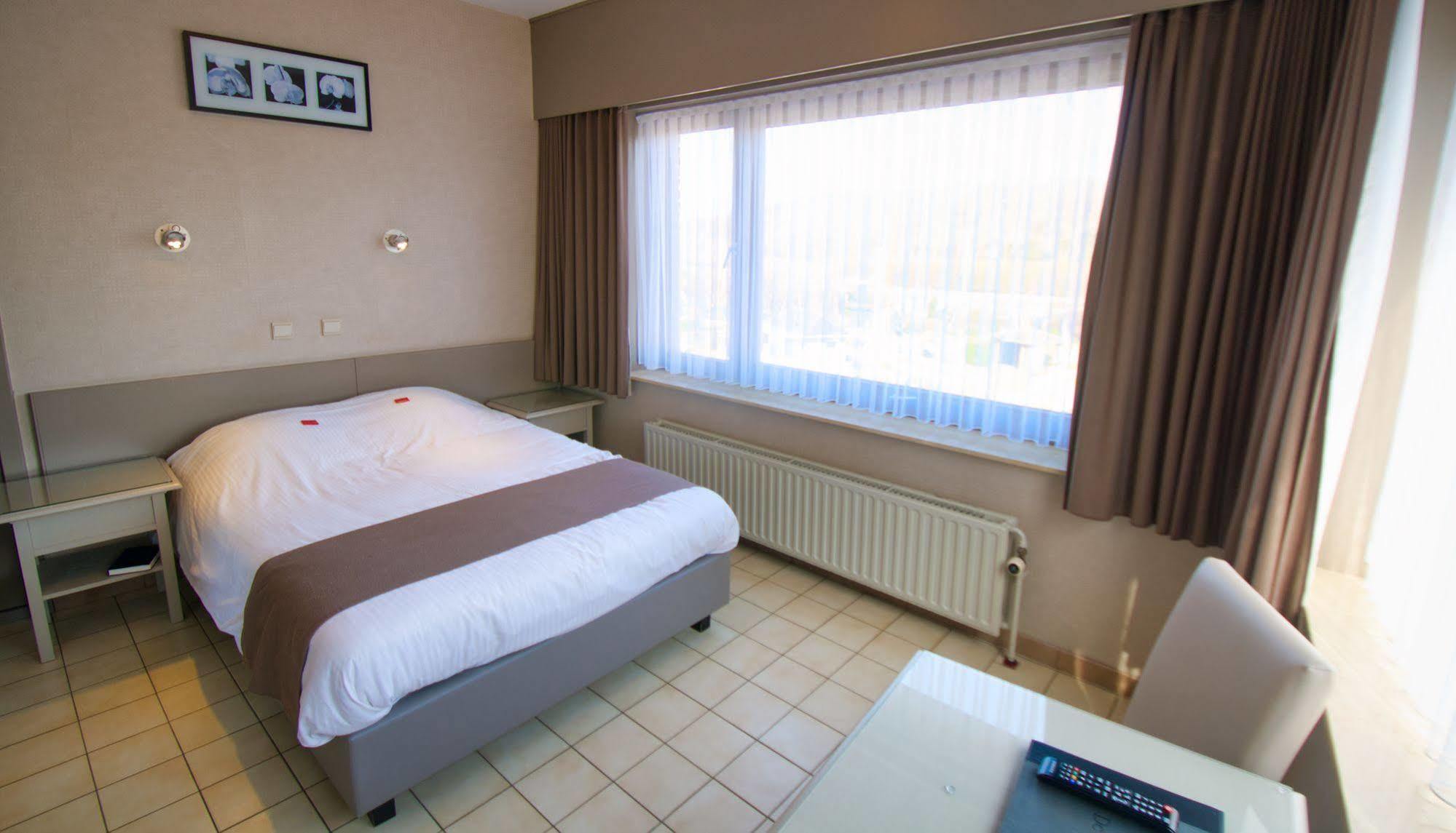 Hotel De Golf Bredene Ngoại thất bức ảnh